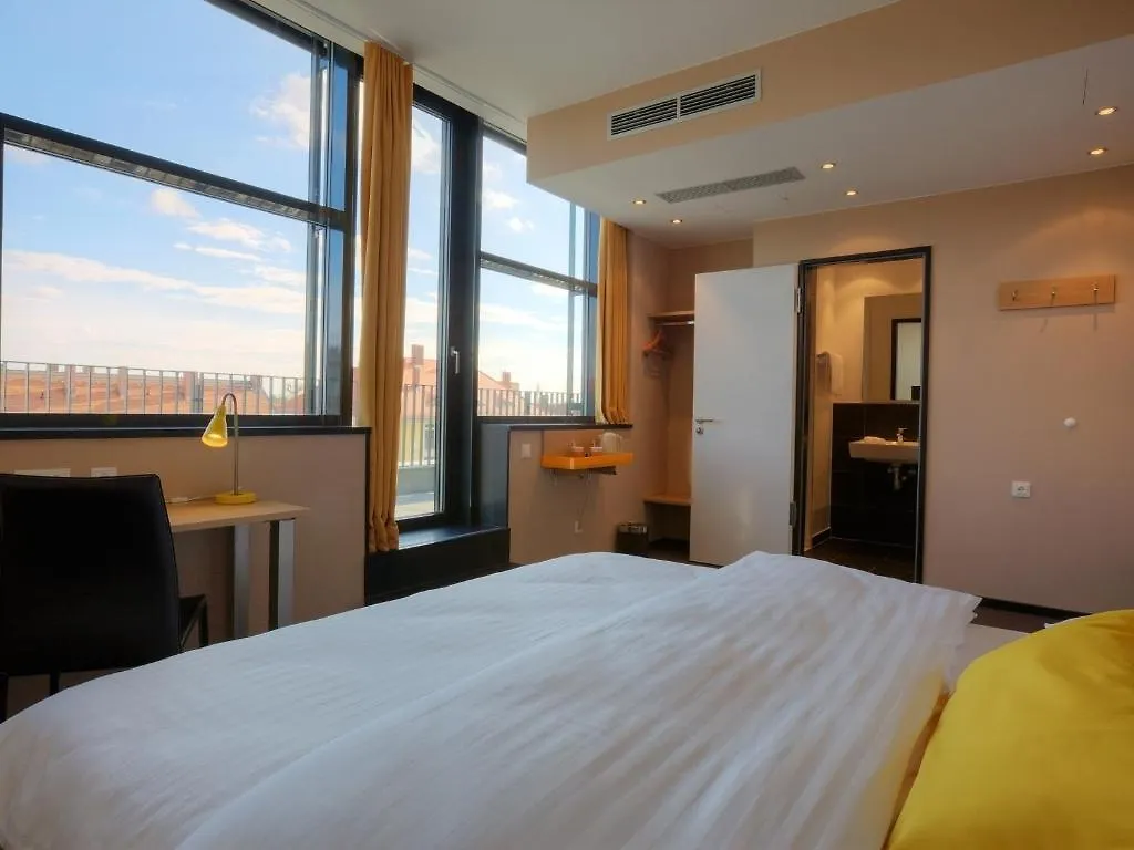 B&B Hotel Muenchen-Moosach