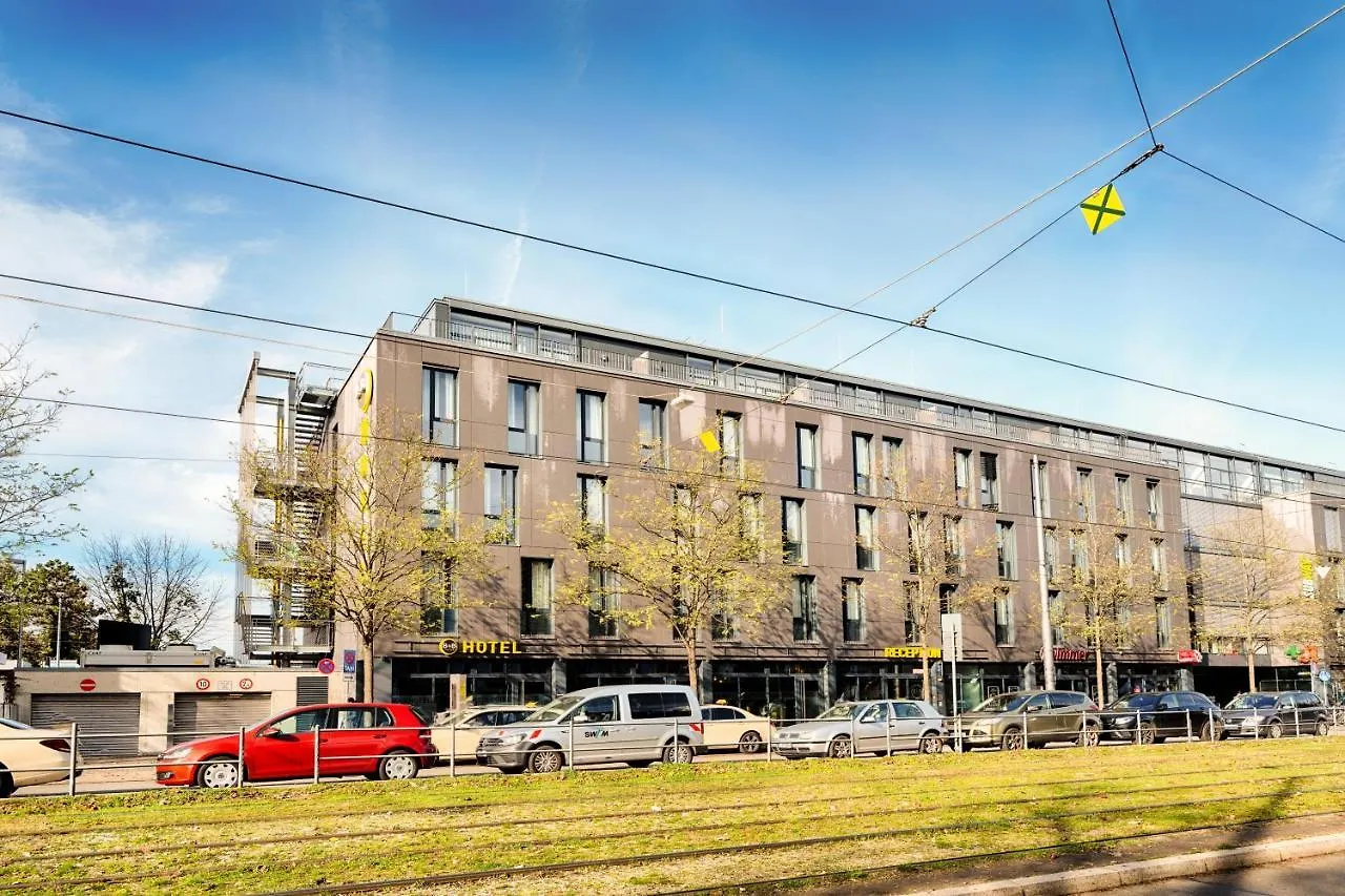 B&B Hotel Muenchen-Moosach 뮌헨