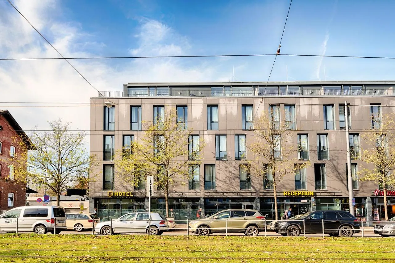 B&B Hotel Muenchen-Moosach  뮌헨